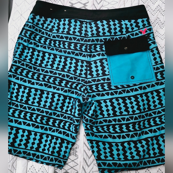 American Eagle Men's small blue/pink swim trunks - Picture 3 of 4